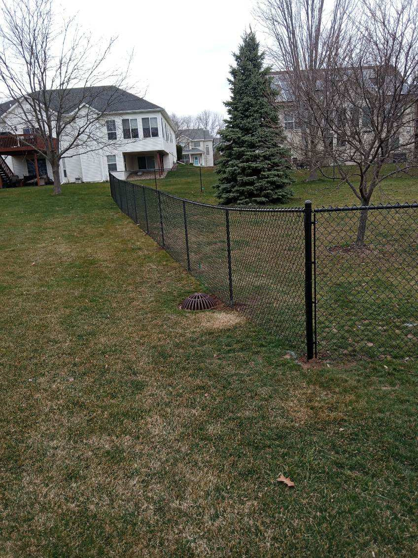 lifetimefence98's tweet photo. Need a sturdy fence? We've got you covered with chain link fence installation services! 🛠️ Great work Rob &amp; Crew.

Contact us now for a free estimate!🏡 https://t.co/QPHQjsPDWq