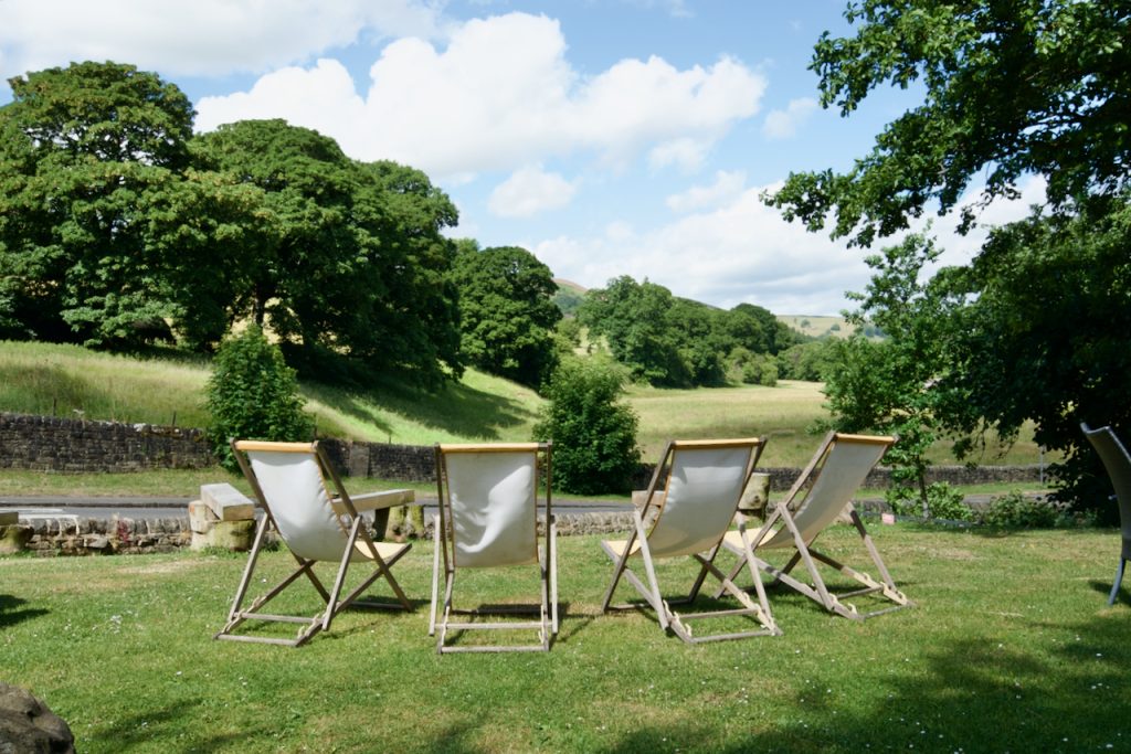 With highs of 18° forecast today, should we get the deck chairs out? ploughhathersage.com

#ploughlunch #britishpubgrub #britishfoodporn #britishbeef #foodpresentation #hathersage #hathersagefood #eatdrinkexplorepdd #derbyshiredining #peakdistrictfood #visitpeakdistrict