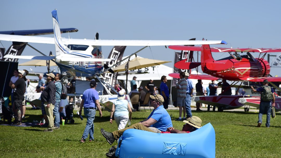 Have you heard of the Sun n' Fun Aerospace Expo in Lakeland, FL? It's the perfect event for aviation enthusiasts! It's 5 days of planes, concerts, education, and exhibits! Make sure to visit the #CirrusAircraft display to see the coolest aircraft at the show!