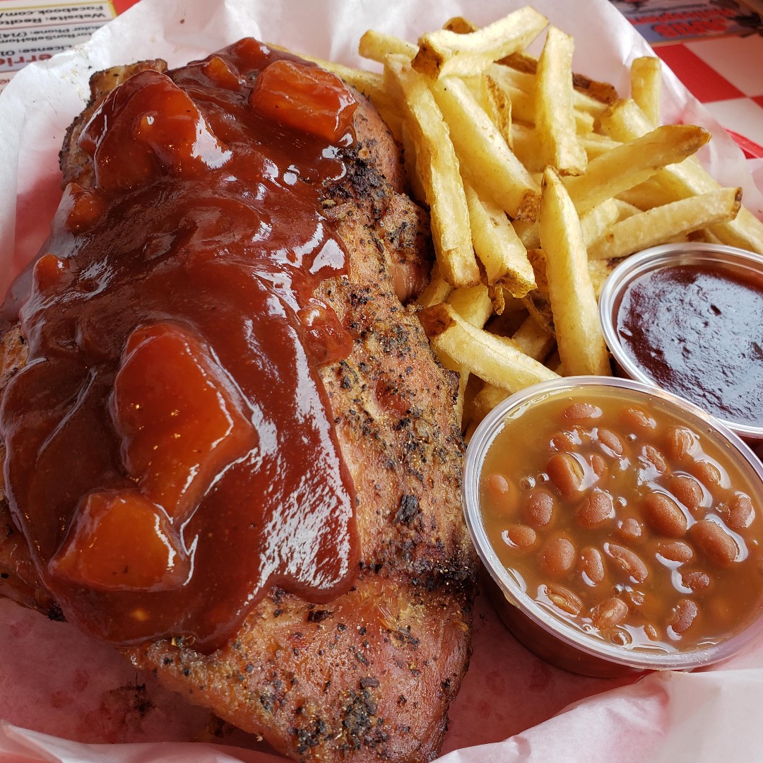 Every Friday our ribs are prepped fresh, the way we have always done it👏🏻🔥 seasoned with our own blend, smoked to perfection and topped with our very own MMG BBQ sauce! 

 Call (951) 699-3776 to reserve yours before they're all gone! 

  #VisitTemecula #OldTownTemecula 🌟