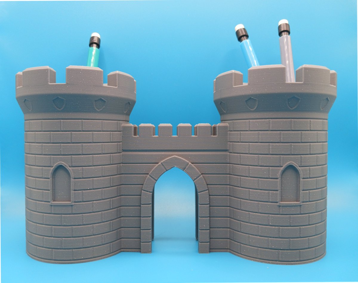 Add a little medieval charm to your desk with this castle-inspired pen holder.  Download it on @Thangs3D here:

than.gs/m/1047152