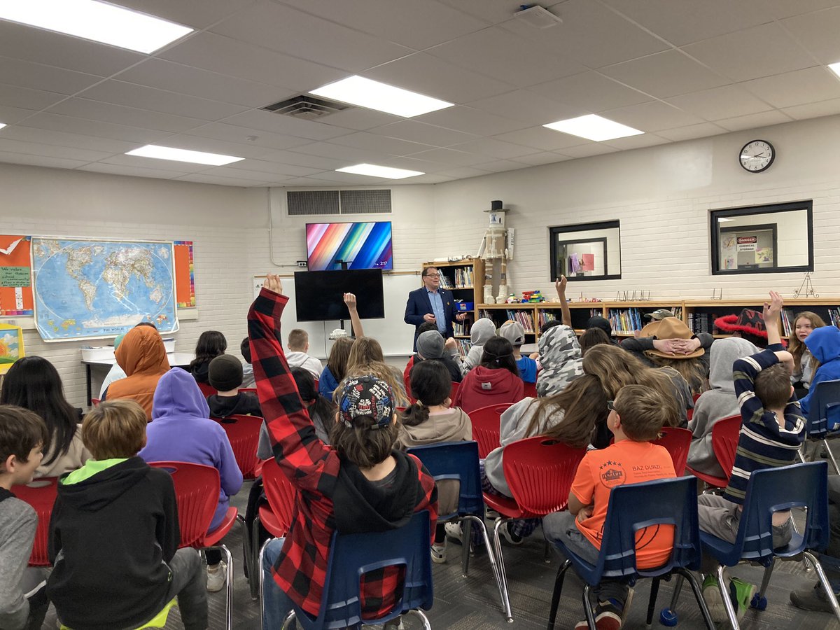 The grade five and six students at Brant Ave PS put me through my paces today with all of their questions. I could hardly keep up. The media scrum at Queen’s Park will feel like a breeze next week. Today I had questions about ev cars, transit, the hospital, and the future…