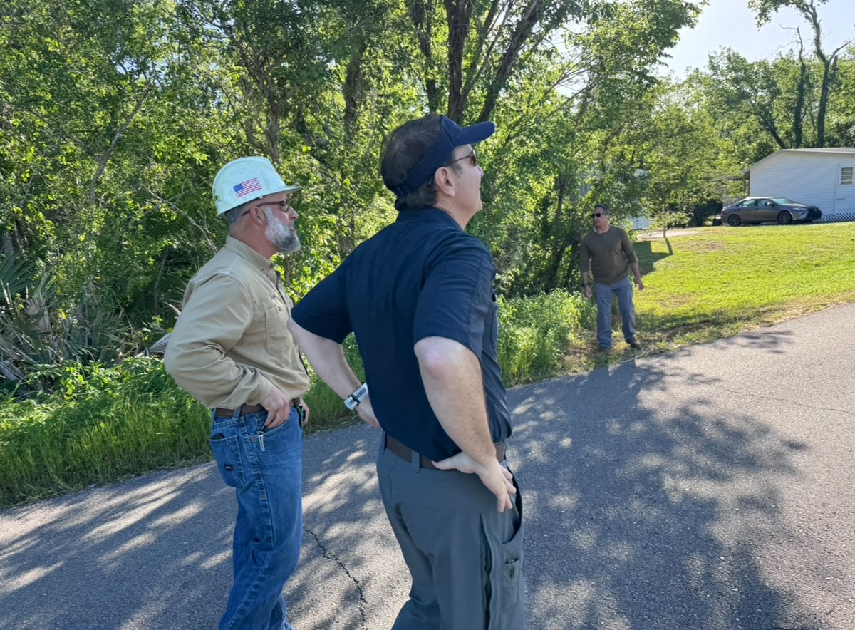 We enjoyed talking with the linemen today who help get our power on and keep it on—especially during severe weather. Louisiana thanks you for your hard work!