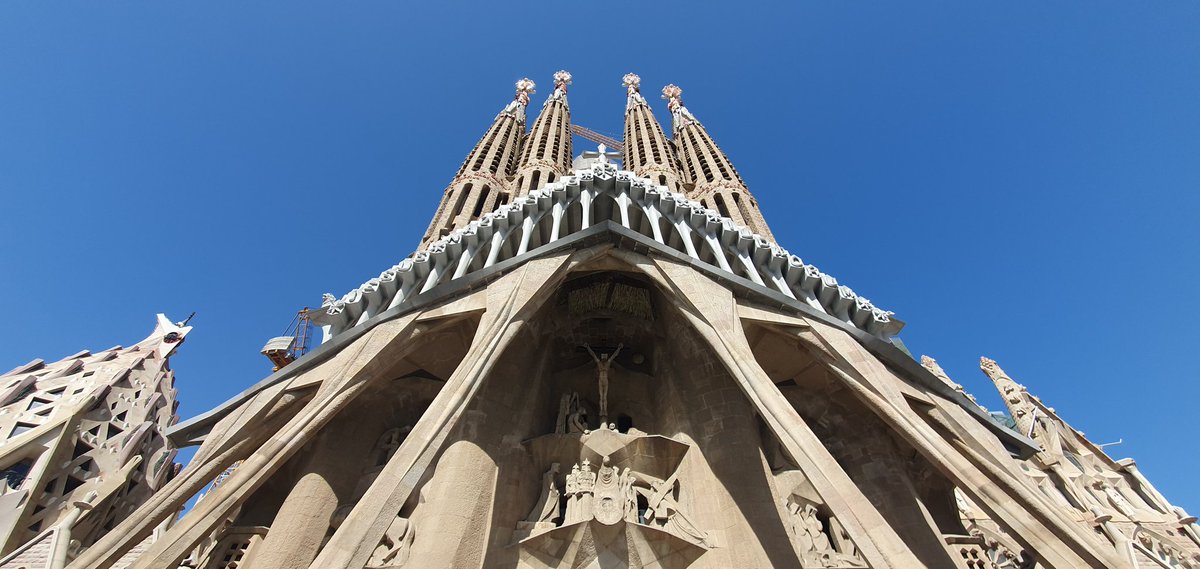 I knew nothing about the Sagrada Familia until today. I normally prefer something more medieval, but wow! 🥰