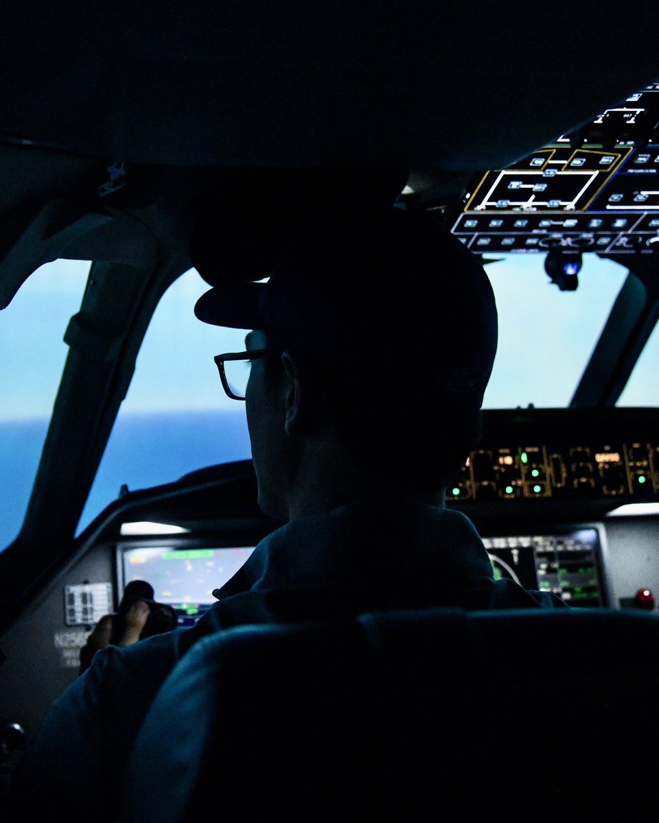 He’ll drive anything. Even a plane. @joeylogano spent some time flying over Honolulu and Charlotte in the @FlightSafetyInt simulator today.