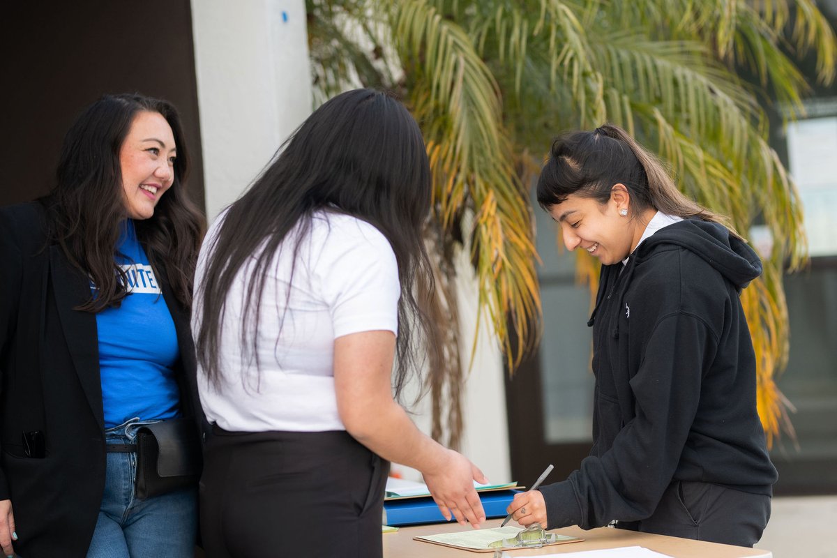 For residents who make less than $67,000,  Volunteer Income Tax Assistance (VITA) volunteers will be available through the tax deadline to assist with preparing and filing tax returns!

Learn more about the VITA program and find an active site near you at unitedwaysb.org/VITA