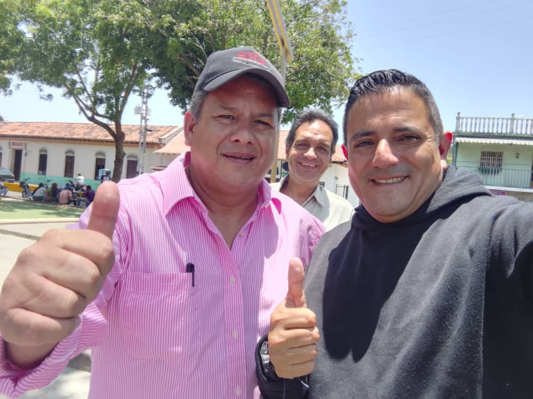 Yandir_PCD's tweet photo. Hoy Nuestros Líderes del @PCD_Venezuela en la actividad del municipio san Sebastián de los reyes estado #Aragua porque estamos comprometidos #ConVzla

#vamosCon @MariaCorinaYA 

@PCD_Venezuela @VenteVenezuela https://t.co/4n2guHCQtT