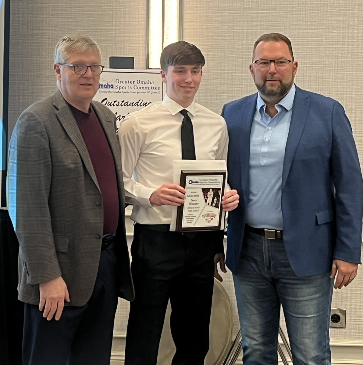 Congratulations to @nealmosser for being awarded by the Greater Omaha Sports Committee for his great season but even more importantly the amazing things he does off the floor! 
<a href="/MNHSActivities/">MNHS Activities</a> <a href="/MillardNorthHS/">Millard North HS</a> #rollstangs