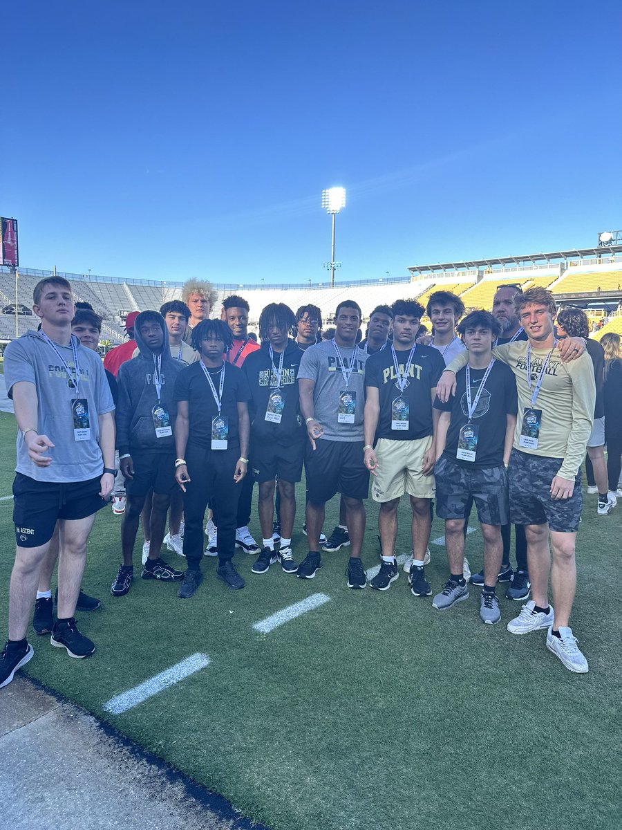 Checking out the <a href="/UCF_Football/">UCF Football</a> spring game tonight 
#Summit #Compete