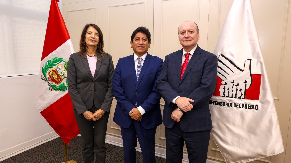 Defensor del Pueblo, Josué Gutiérrez, se reunió con la embajadora María Eugenia Echeverría Herrera y el embajador Roberto Max Rodríguez, representantes de @CancilleriaPeru, con quienes abordó temas institucionales de común interés y el posicionamiento de la defensa de #DDHH.