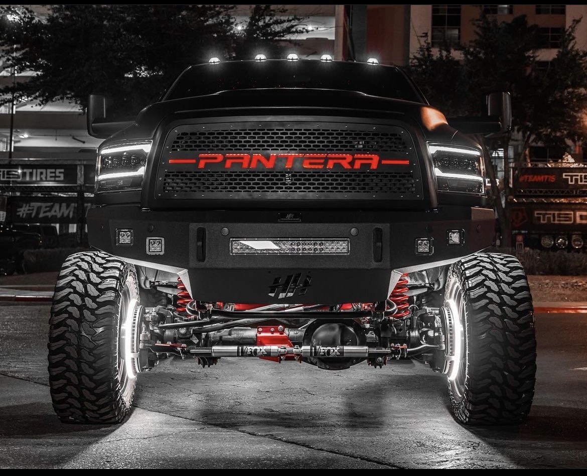 ArmorHammerhead's tweet photo. This truck is a true standout, decked out in Hammerhead Armor and showcasing perfection in every detail! 
📸 : creativecustomsfl @cccustomsbuilds

#hammerheadarmor #stylematters #steelbumper #madeinamerica #SEMA #HHA #standout #featurefriday https://t.co/CP05k1Gd48