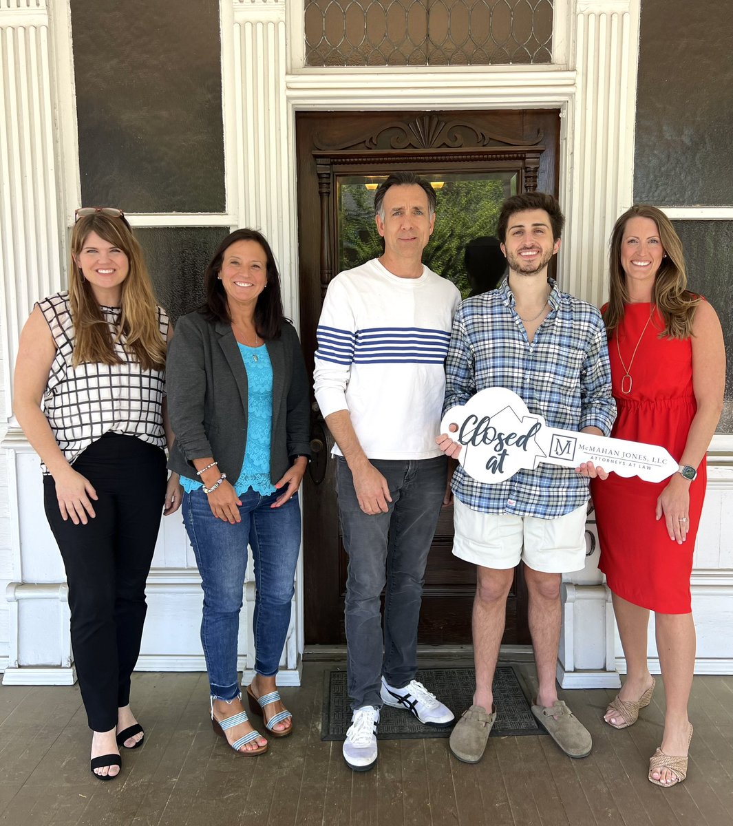 #closingday🏡 Congratulations to our fantastic buyer on acquiring his first home! Real Estate with Connie & Donna, Lisa Parchia at PMG Home Lending , LLC and @MPPLawFirm were truly exceptional to collaborate with throughout the entire process. s.paragonrels.com/goto/TIz3Xa