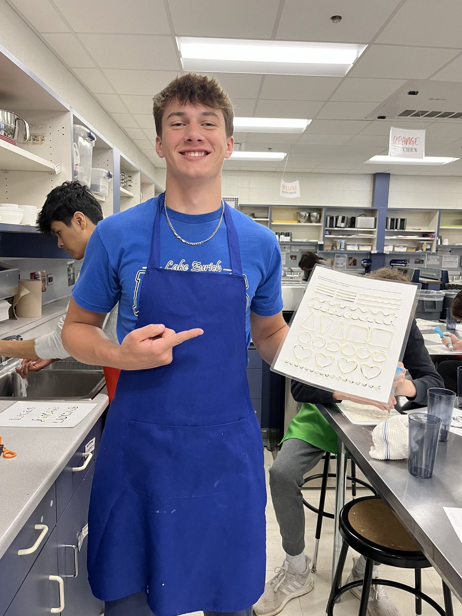 Before our culinary 3 students can become master cake decorators🧁, they have to start with the basics. Today was all about piping practice with their names, shapes, and lines! #Empower95