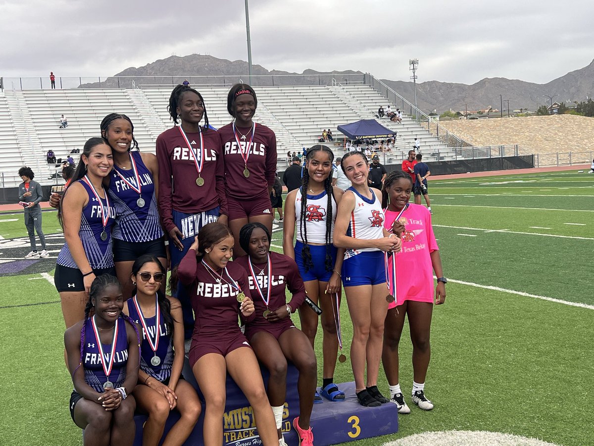 Boys and girls 4x100 are heading to regionals!
Shoutout to the boys setting a new PR of 42.12! 

Also shout out to Syndney Crooks who qualified in 2 field events! The long jump &amp; high jump!