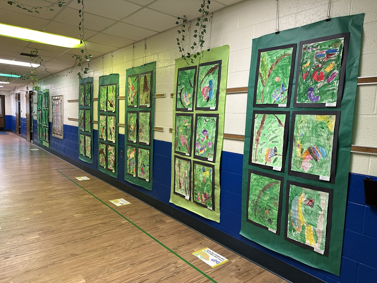 HuntingtonArt1's tweet photo. Wild About the Arts Night 2024 🦒🦓🌿🦜🎨🎶 @BCSDHuntington @BrunswickCSD #finearts #jobd #crosscurricularcollaboration #artmatters #hardwork #artshow #musicperformances #specialsteam #dreamteam https://t.co/yENaJMNgk9