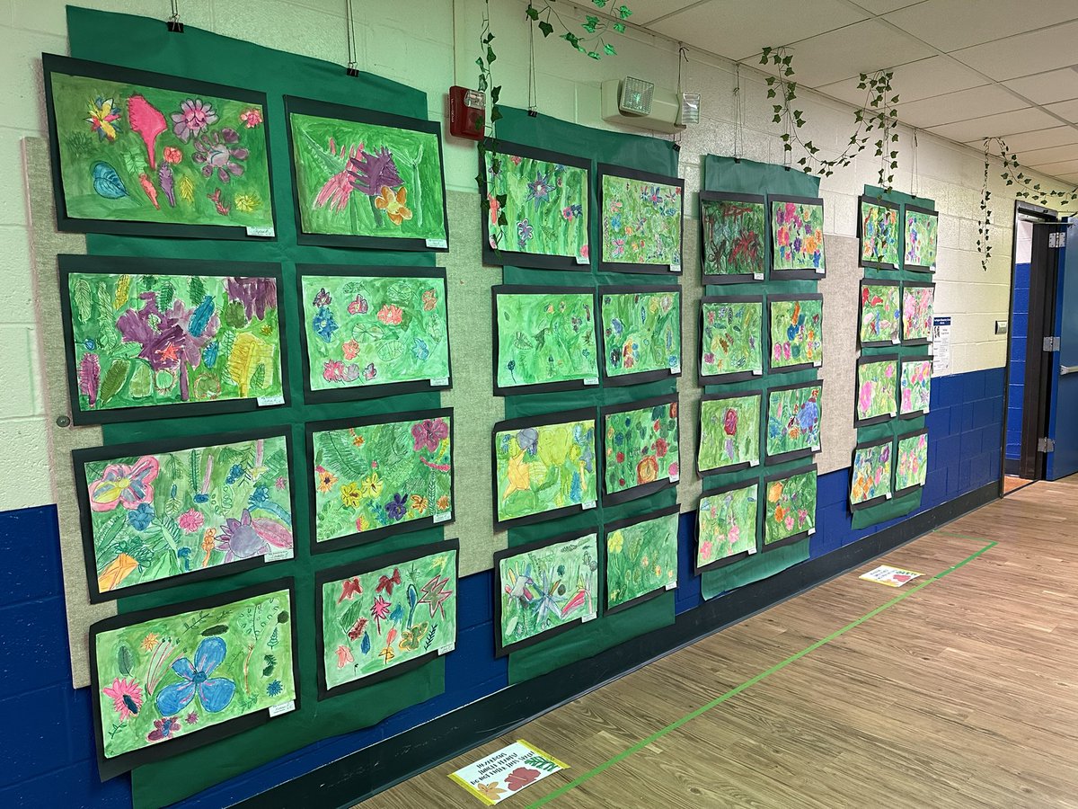 HuntingtonArt1's tweet photo. Wild About the Arts Night 2024 🦒🦓🌿🦜🎨🎶 @BCSDHuntington @BrunswickCSD #finearts #jobd #crosscurricularcollaboration #artmatters #hardwork #artshow #musicperformances #specialsteam #dreamteam https://t.co/yENaJMNgk9