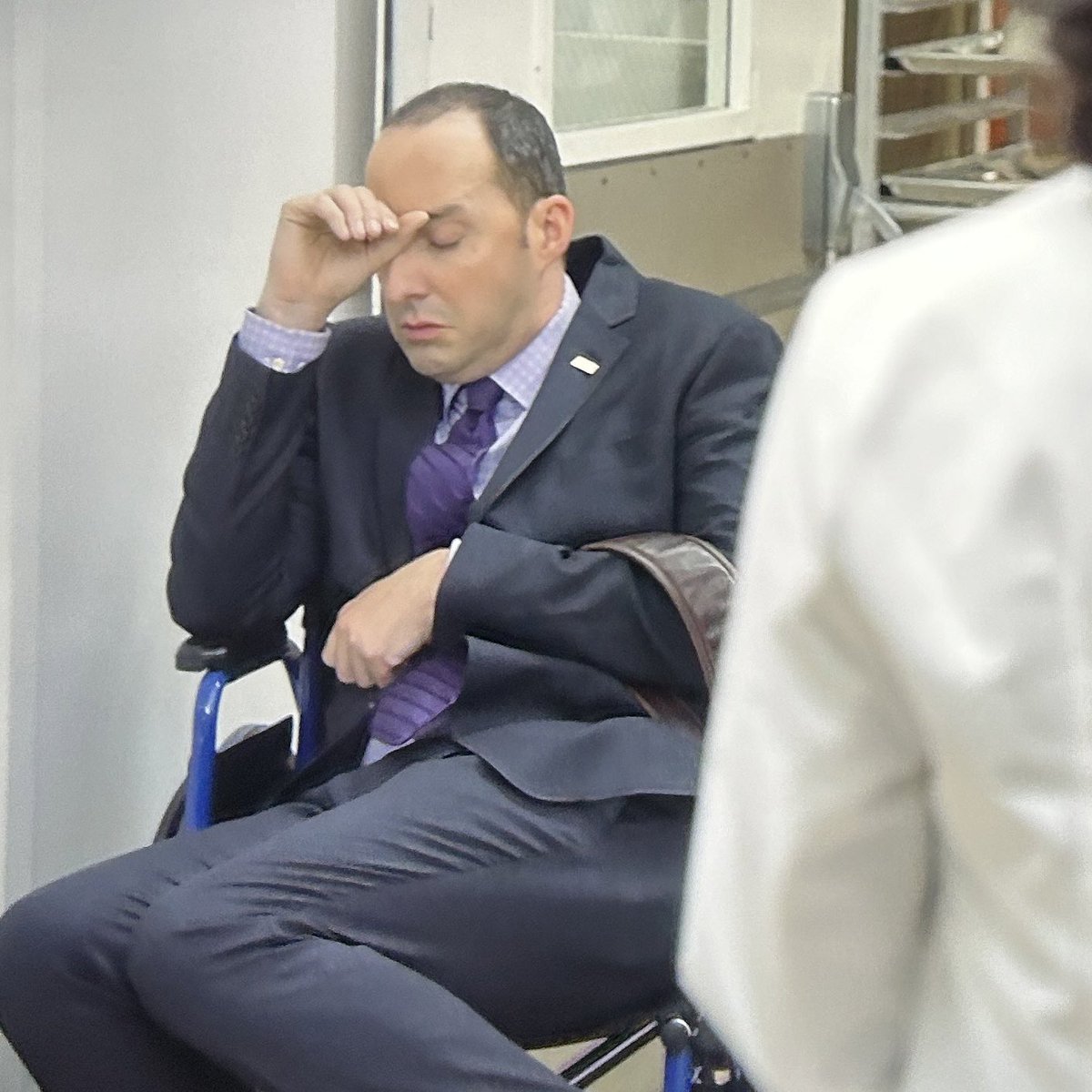 david just tell abc ofmd s3 is a period medical drama- pitch them a couple of scenes where roach is a surgeon and stede is a cardiologist with anxiety they will eat that shit up david listen to me we can do this we will add all the pirate stuff when abc is not looking david