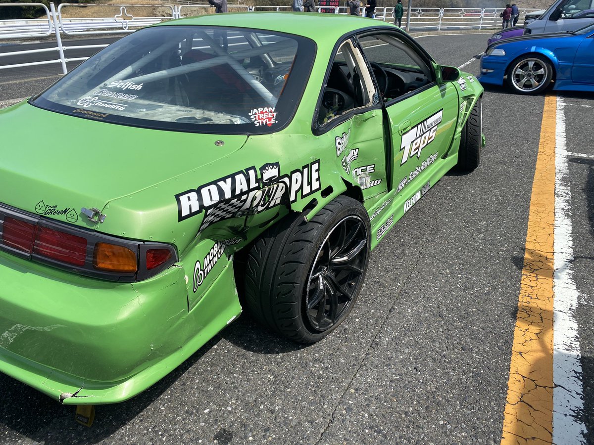 akkun_illusion's tweet photo. @dai_jzx90 @kuriyu_1001 32のリヤキャリパーはこの事故車に4個付いてるから2個あげるよ！w https://t.co/u12tuBjyAi