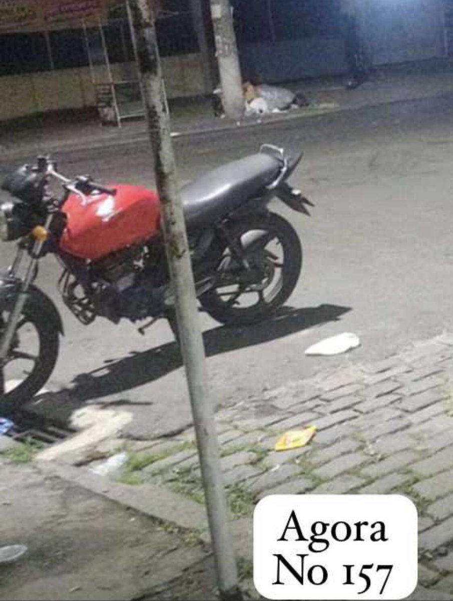🚨MOTO ROUBADA🚨
o amigo acabou de ser roubado , quem ver por aí da um alô meus amigos , veículo de trabalho.