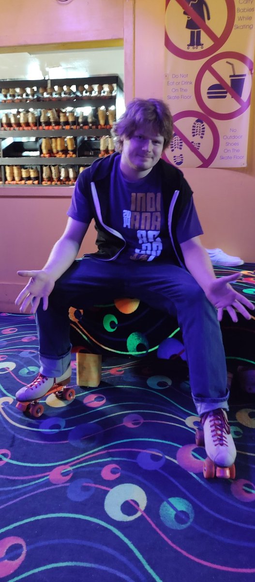 Work was closed, so we used our negative money to go roller skating.

#RollerSkate #gingetheripper