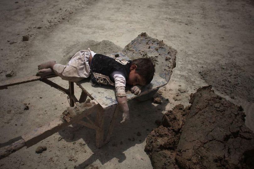 Nadie debería de negarle el futuro a un niño. Piénsenlo!