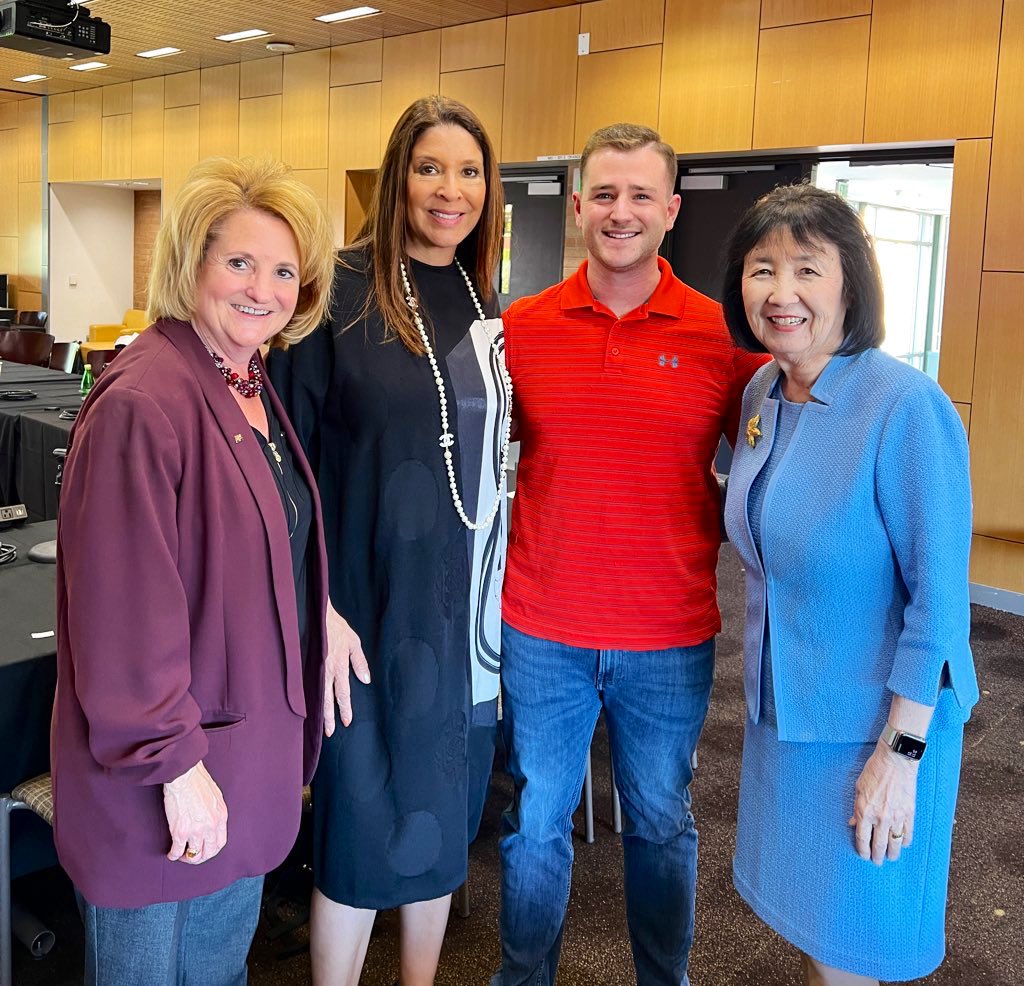 Such a blast chatting with @DevineNews of @FOXLA yesterday… We’re both alums of @Cronkite_ASU and @ASU’s Leadership Scholarship Program! 🔱 It’s a small world… but really… it’s small industry, and #CronkiteNation and LSP never fail to make it feel even smaller. #GoDevils