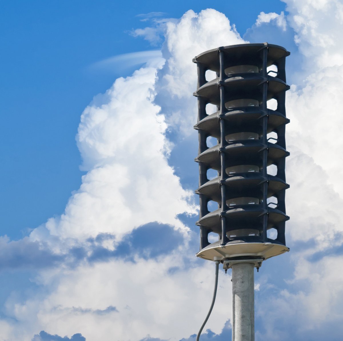 With the possibility of severe weather, it’s important to know what the different outdoor sirens tones mean. cityoftulsa.org/sirens #Tulsa #okwx @TAEMA7