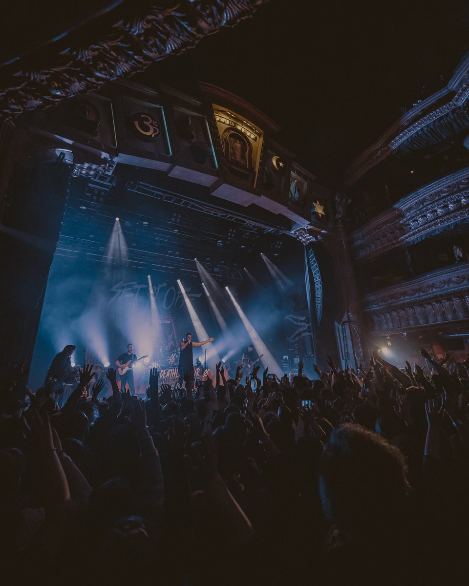 Shoutout to the fans that brought the energy at @SetItOff last week! 🔥 A jam-packed night of music with special guests @CrownTheEmpire, @Caskets_band and @deathbyromy 4.1.24 | SOLD OUT 📸 @alliemischen