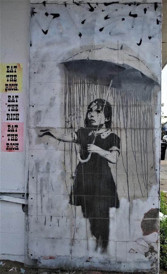 One day I'll go visit some of the Banksy street art that still exists. theartist.me/art/50-iconic-…