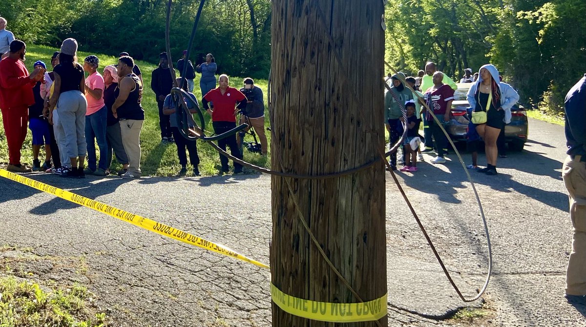 Dozens of family members are still here at this homicide scene awaiting word on their missing loved one. Police have not yet officially addressed the media al.com/news/2024/04/b…