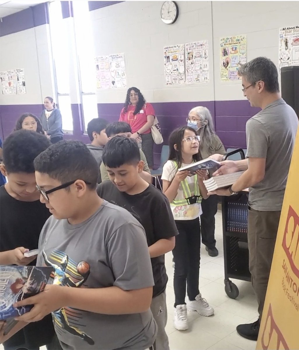 @PeralesESchool was treated to a visit from author and illustrator of the graphic novel Amulet, Kazu Kibuishi! Thank you @boltcity for coming to our school and engaging with our 3rd, 4th and 5th grade students as well as sharing your journey with them. @EISDofSA @SABookFestival