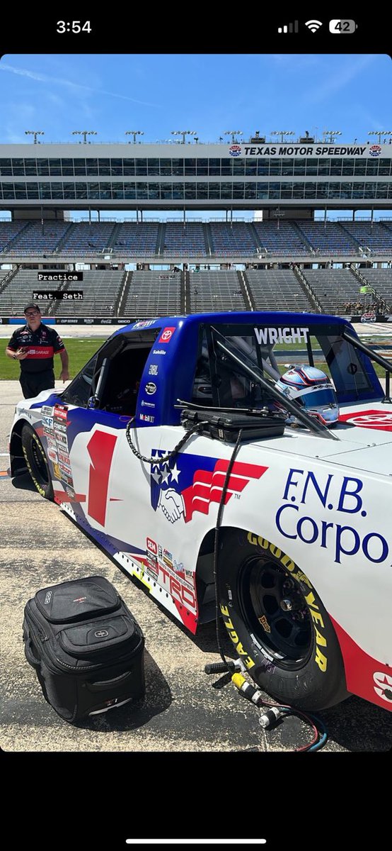 Good luck to Pittsburgh’s Kris Wright (@KrisOnNASCAR) who is back in a truck tonight for the race in Texas. So great to see him back out there.