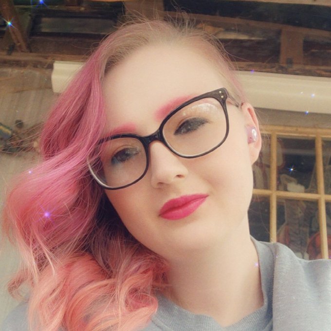 Throwback to when my hair was pink. https://t.co/IBhKnoukOR<a href="/tag/femdom"class="tags"><span>#femdom</span></a><a href="/tag/findommebrat"class="tags"><span>#findommebrat</span></a>