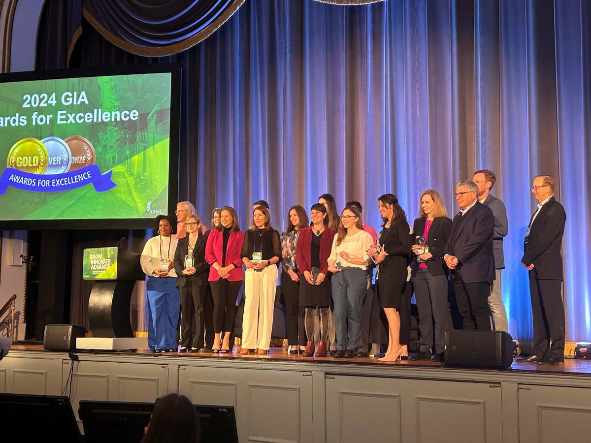 Many congratulations to a SOM project receiving a @AAMCtoday Gold Award for Excellence at the Conference for Institutional Advancement. SOM's EDI communications strategist Bernadette Gillis, far left, accepted Duke's award this morning!