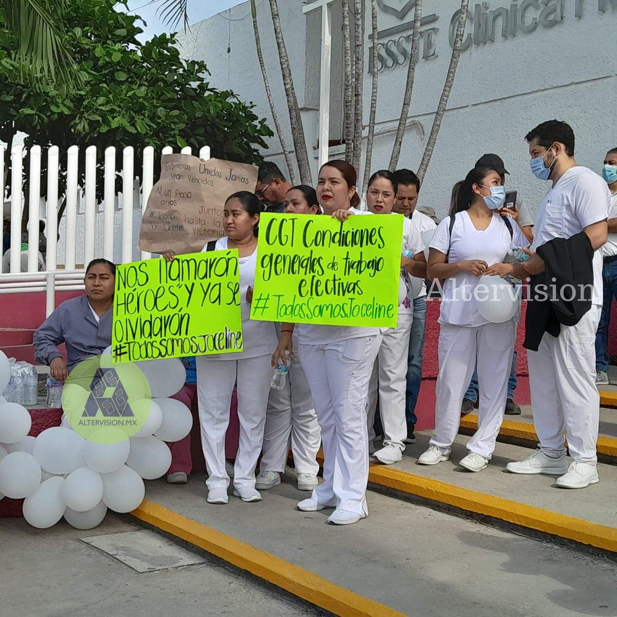 KaryYanez13's tweet photo. #CiudadValles | 🏥 Trabajadores del ISSSTE exigen mejoras laborales tras accidente de enfermera
Noticia completa en
#Altervision #Noticias
https://t.co/ydCTNiaEbD https://t.co/lc6GWsM7wh