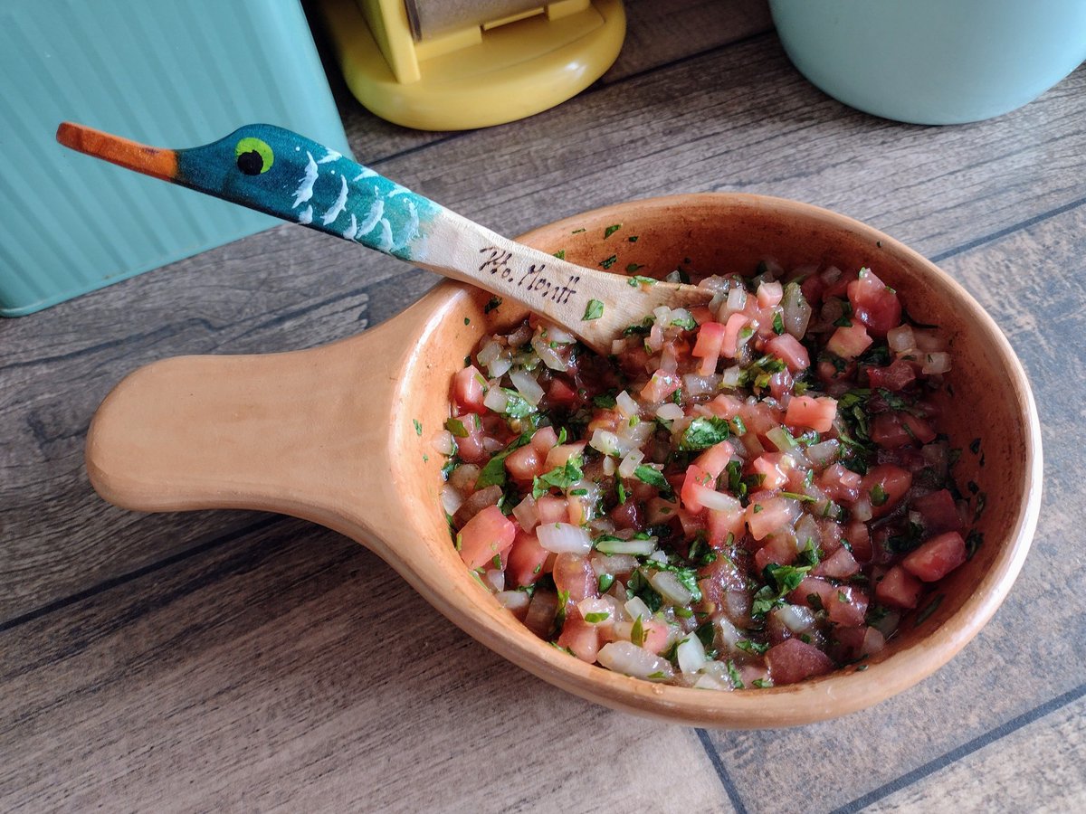 Un poquito de sabor picante para acompañar las lentejuelas 🤤🍲 #BuenFinDeSemana 😘