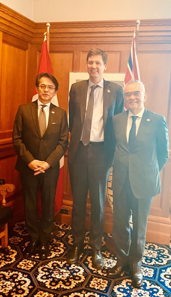 On Apr 10, Consul General Maruyama with Ambassador Yamanouchi, paid a courtesy call on the Hon. David Eby (@Dave_Eby), Premier of BC. Views were exchanged on how to strengthen relations between Japan and BC, including the expansion of trade and the promotion of various exchanges.