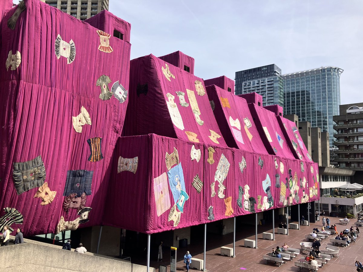 Inspiring day with @hughpearman interviewing potential new @C20Society trustees, had perfect lunchtime break— walked to see Ibrahim Mahama wrapping of @BarbicanCentre billowing in a warm breeze