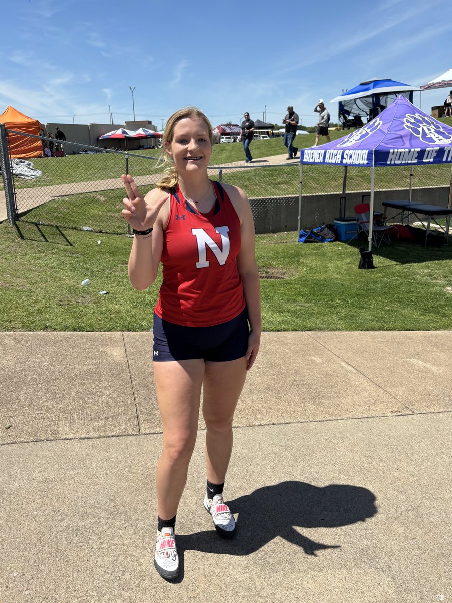 Congrats to Eva Coats on her 6th place finish in shot put with a PR throw of 32-1.5!!