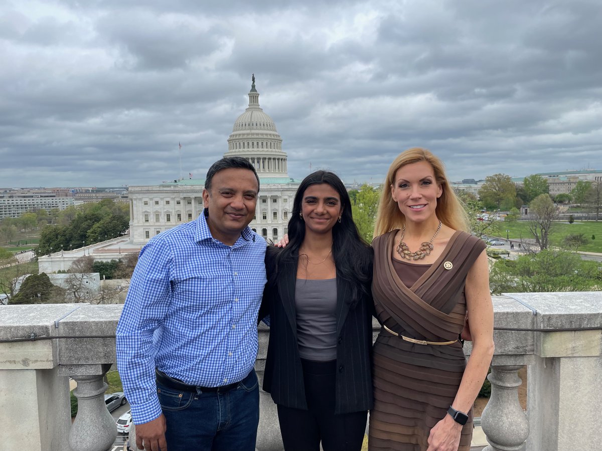 It was great to see Anika Gopal, this year's winner of the Congressional App Challenge in #TX24! I enjoyed hosting her in Washington and was glad that her hard work could be celebrated at the Capitol.