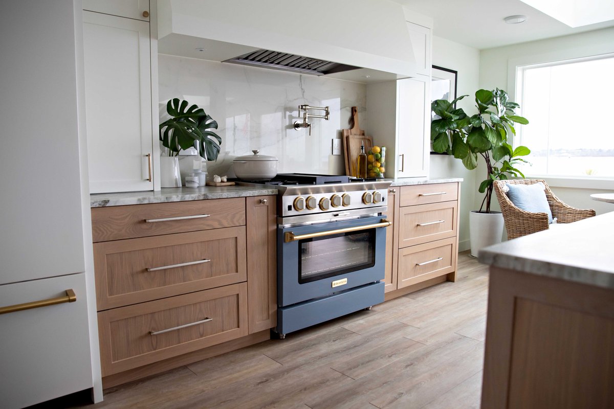 Transform your kitchen into a coastal haven just like Anneke McConnell from Coastal Interiors did in her renovation. By custom color matching she was able to create a harmonious transition that's as visually stunning as it is functional. bit.ly/3UgDPYX