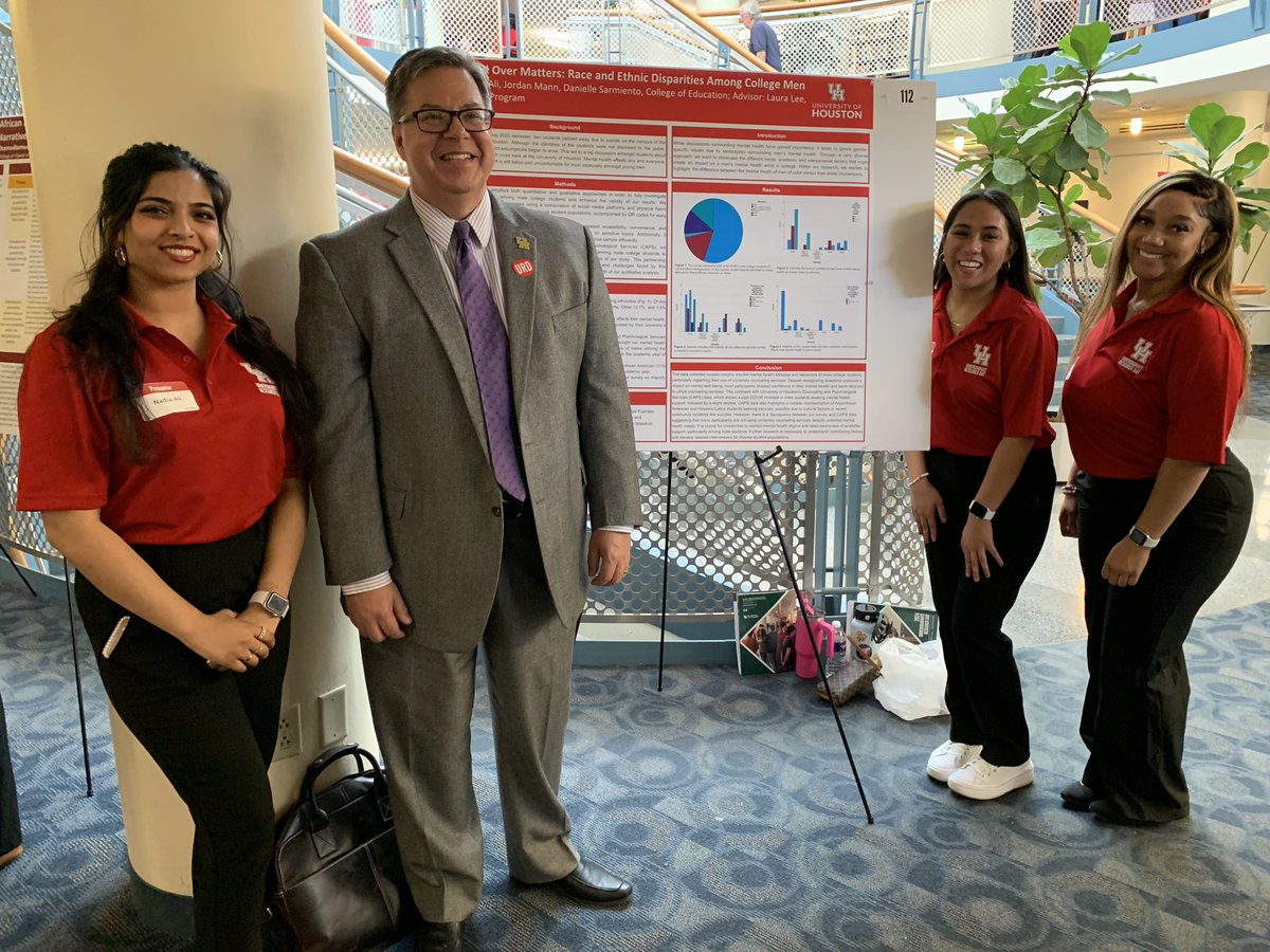 PEEPS Interns Nadia Ali, Jordan Mann &amp; Danielle Sarmiento presented their research on mental health for college men of color at Undergraduate Research Day at the MD Anderson Library  
(Pictured with Laura Lee / Dr. Dan Maxwell)
<a href="/UHCOE/">UH College of Education</a> <a href="/uhcoedean/">@UHCOEDean</a> <a href="/UH_caps/">UHCaps</a>