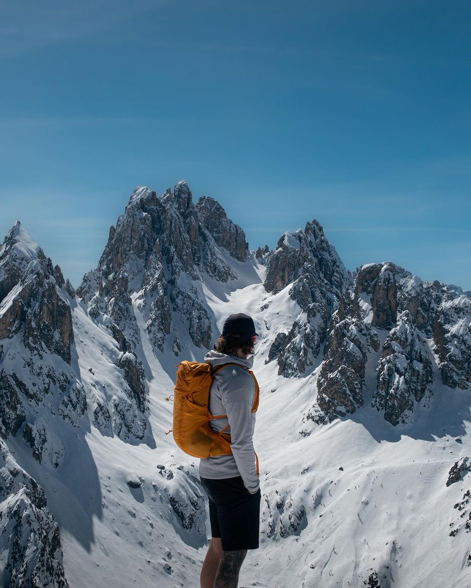 Weekend goal? ⛰

Pack - Trailblazer® 25L Backpack
Jacket - Fury Lite Hooded Fleece
Shorts - Dynamic Lite 
Cap - Minimus Lite Waterproof Running Cap
Explore the full SS24 collection: bit.ly/3KkZUP9

📸 willem.explores #MyMontane