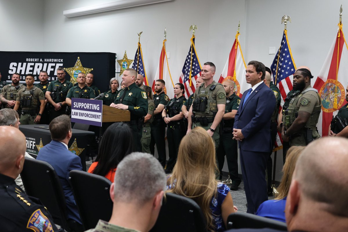 Today, Sheriff Hardwick and SJSO personnel joined @GovRonDeSantis at SJSO as he signed two new bills into law.     Senate Bill 184 prohibits the harassment of a police officer or first responder who are on the job. This law applies to any person who is given a verbal warning not…
