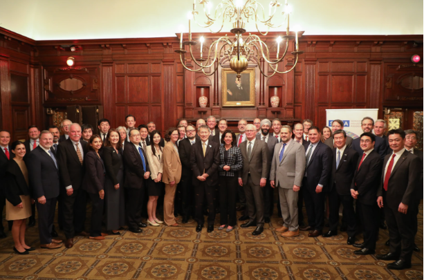 SiFive's tweet photo. This week SiFive participated in a U.S.-Japan Semiconductor Suppliers roundtable with officials from the U.S. and Japan—plus a @SIAAmerica delegation to speak with members of Congress—to discuss the future of #RISCV and silicon innovation. Learn more: https://t.co/JS4n1Ipbtz https://t.co/qDq6RqHVvk