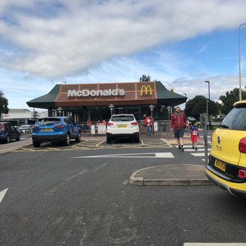 Another appalling @UberUK story, this time from Carlisle. 'Just been informed of a lady & a young child getting surrounded by a group of foreign Uber drivers from McDonald's yesterday. 'Calling her an 'English pig' amongst other things, they proceeded to say she had reversed…