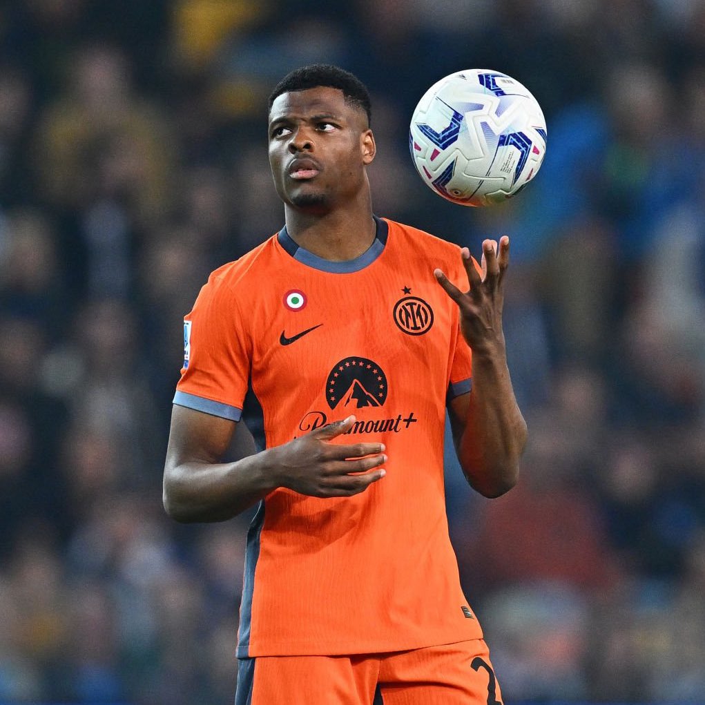 Aston Villa, Denzel Dumfries'i ciddi bir şekilde düşünüyor. Inter, Dumfries için 30 milyon istiyor.

(@Gazzetta_it)