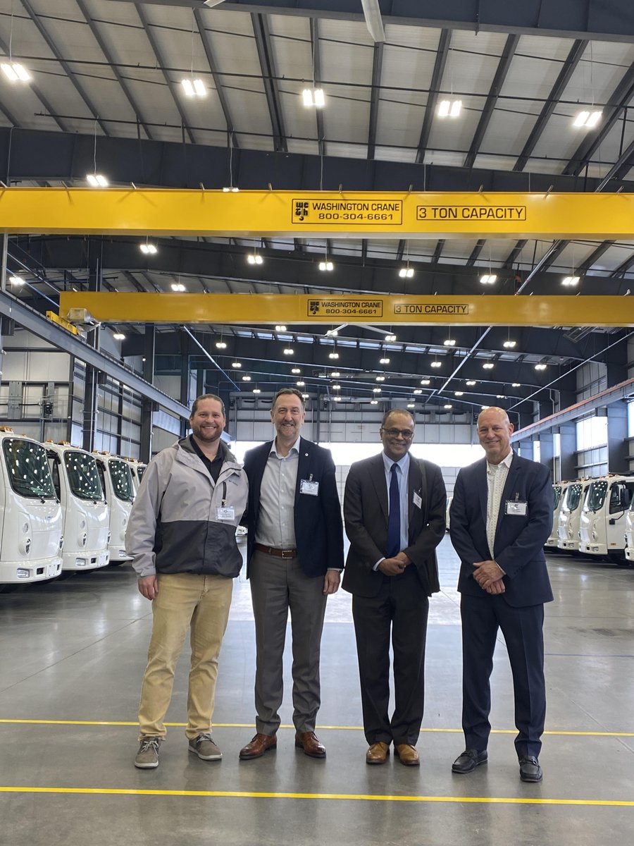 🇨🇦 Deputy Ambassador Arun Alexander and Consul General in Seattle Adam Barratt visited @VicinityMotor's new state-of-the-art campus in Ferndale, WA. An example of how 🇨🇦's innovation is supplying green and next-gen public & commercial EVs to the 🌎! #Cleantech #DeputyArun