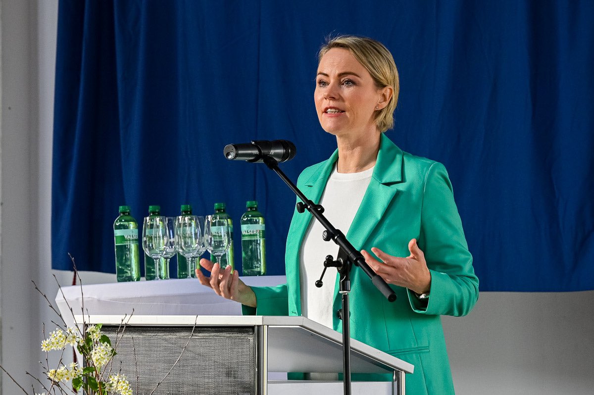 Die Modellstation #SOMOSA in #Winterthur bietet Jugendlichen mit schweren psychischen Belastungen eine adäquate Betreuung. Ich durfte das neue Angebot für junge Frauen miteröffnen. Ein sinnvolles Angebot zur Stärkung der Versorgung im Kanton Zürich 💪🏼
#gesundheitsversorgung #zh