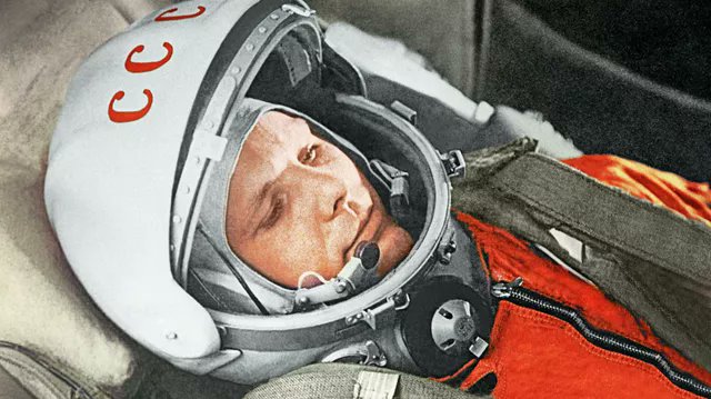 El 12/4/1961 El piloto ruso Yuri Gagarin, realiza por primera vez en el mundo un vuelo cósmico tras 100 minutos, alrededor de la Tierra, con solo 27 años, propulsando a la nave Vostok, logro de URSS. Honor a quien Honor Merece. Logro del Socialismo. #TenemosMemoria